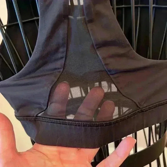 Lululemon Invigorate Bra-Sz 6 - Picture 4 of 5